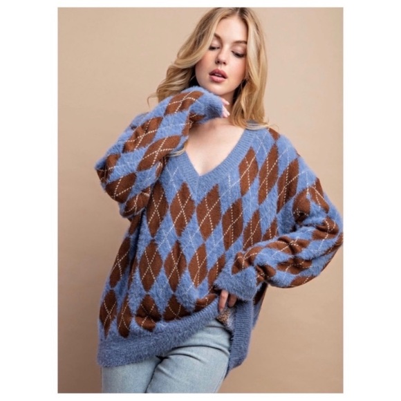 (53)💙🤎LAST1️⃣New Fuzzy Blue And Brown Argyle V Neck Sweater💙🤎 - Picture 2 of 2
